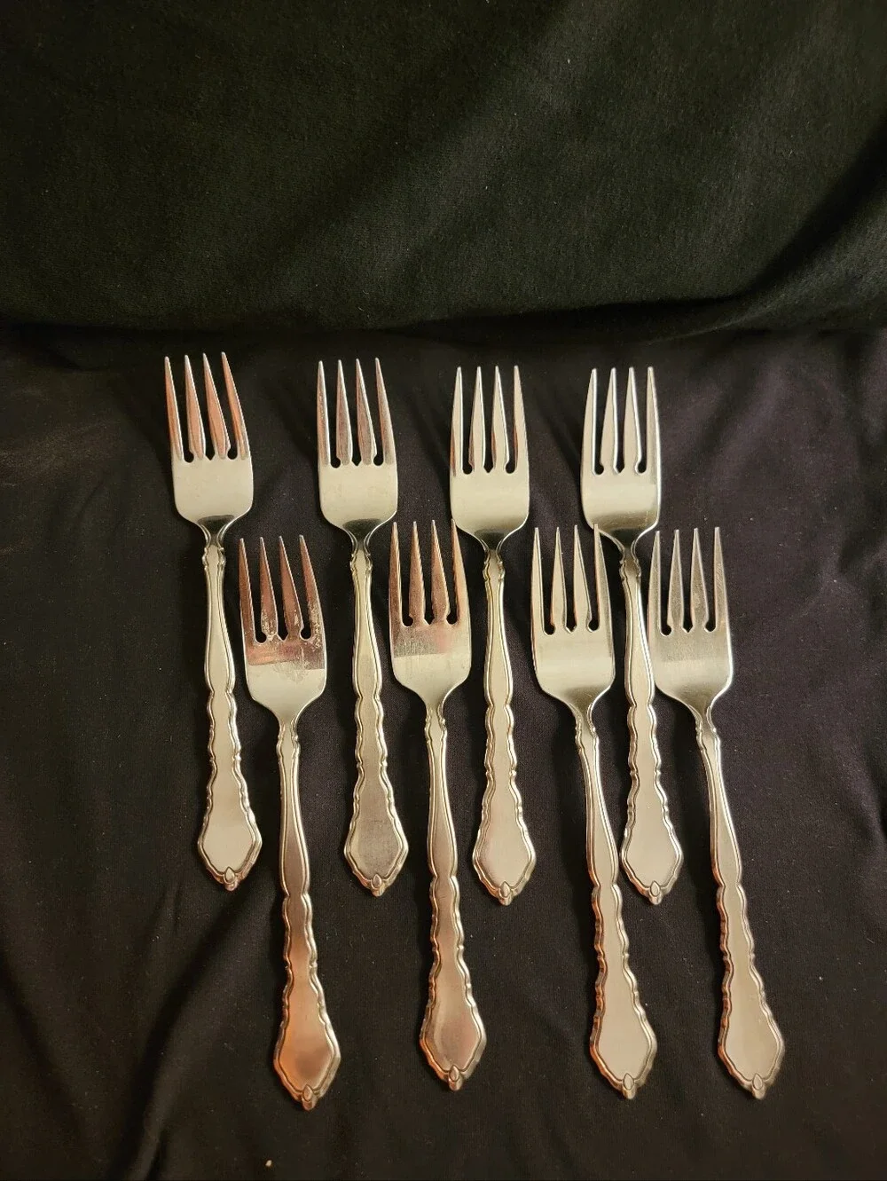 Oneida SATINIQUE set Of 8 Salad Forks